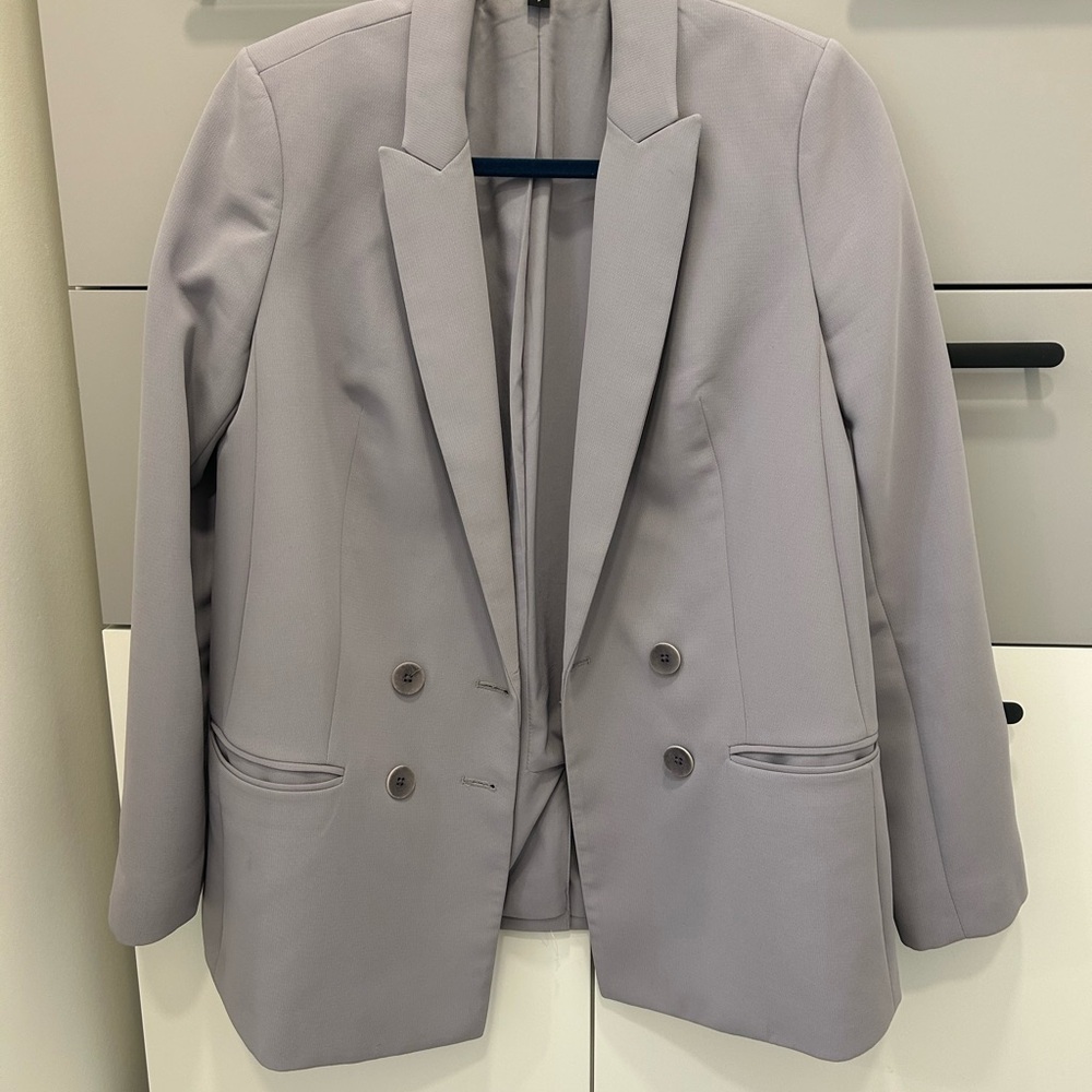 Chic Light Gray Blazer